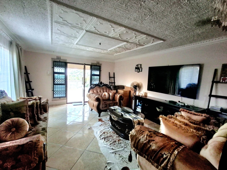 5 Bedroom Property for Sale in Summerpride Eastern Cape